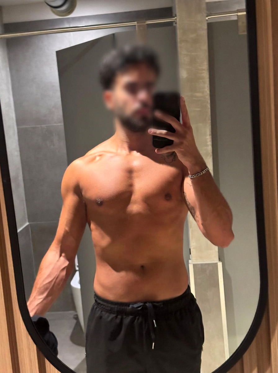 Registo real de condição física masculina, com rosto desfocado